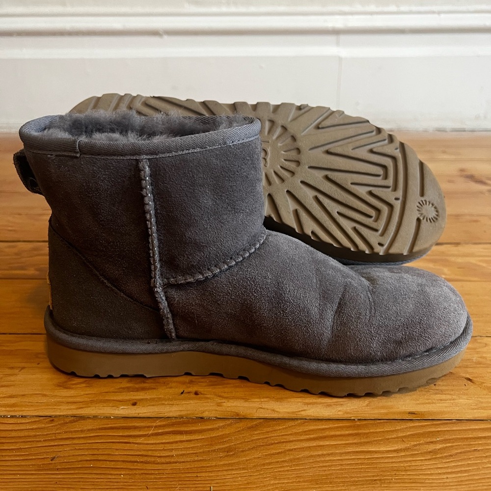 Ugg classic mini II boot